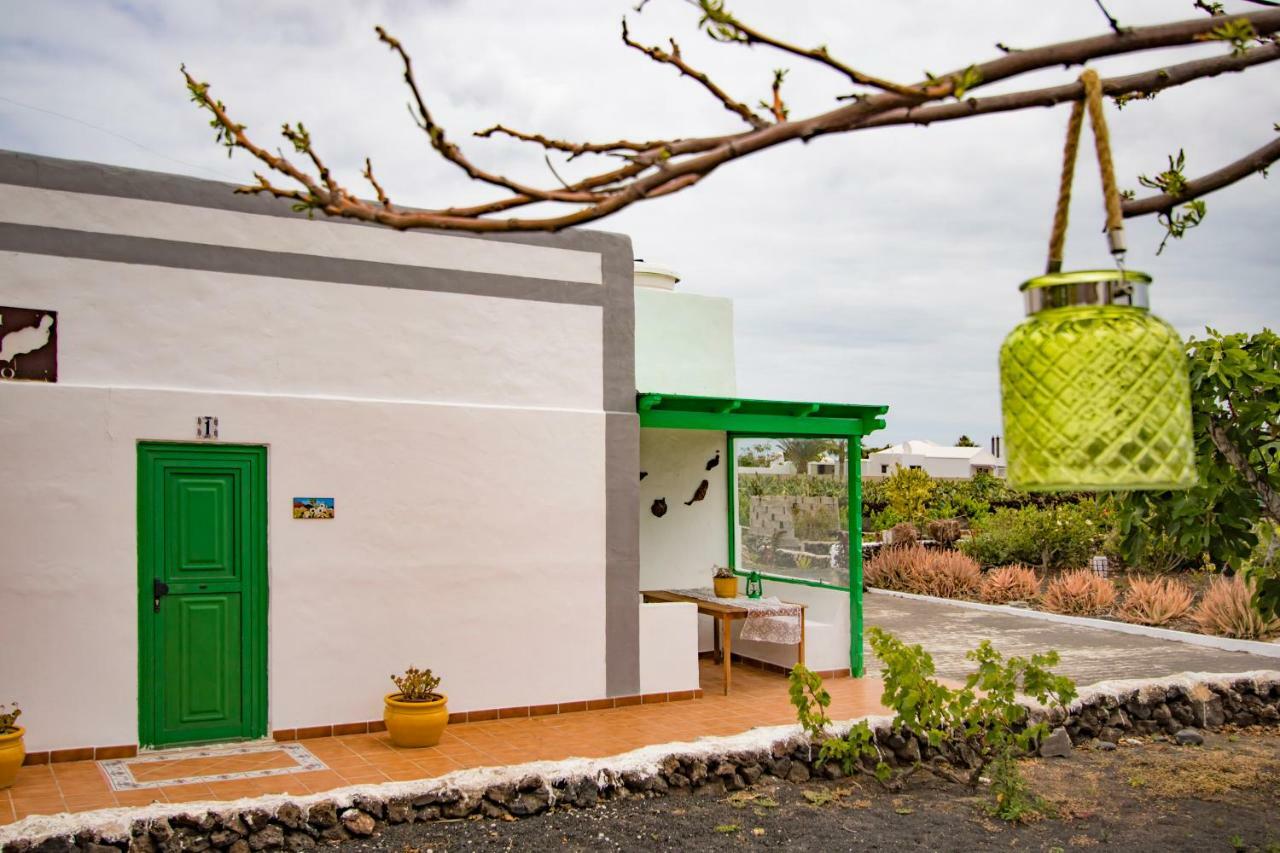 Casa Mi Tio Perico Guest House Mala Exterior photo