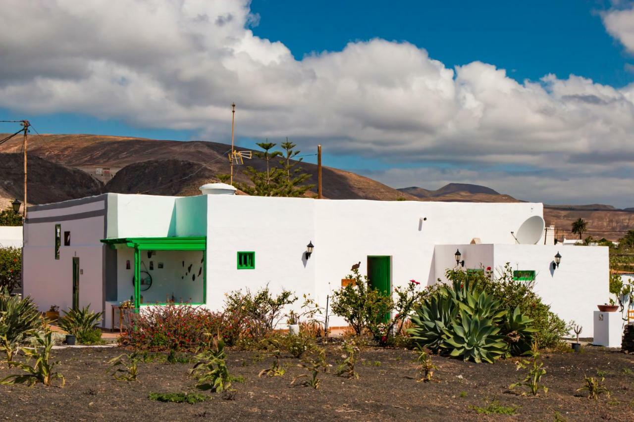 Casa Mi Tio Perico Guest House Mala Exterior photo