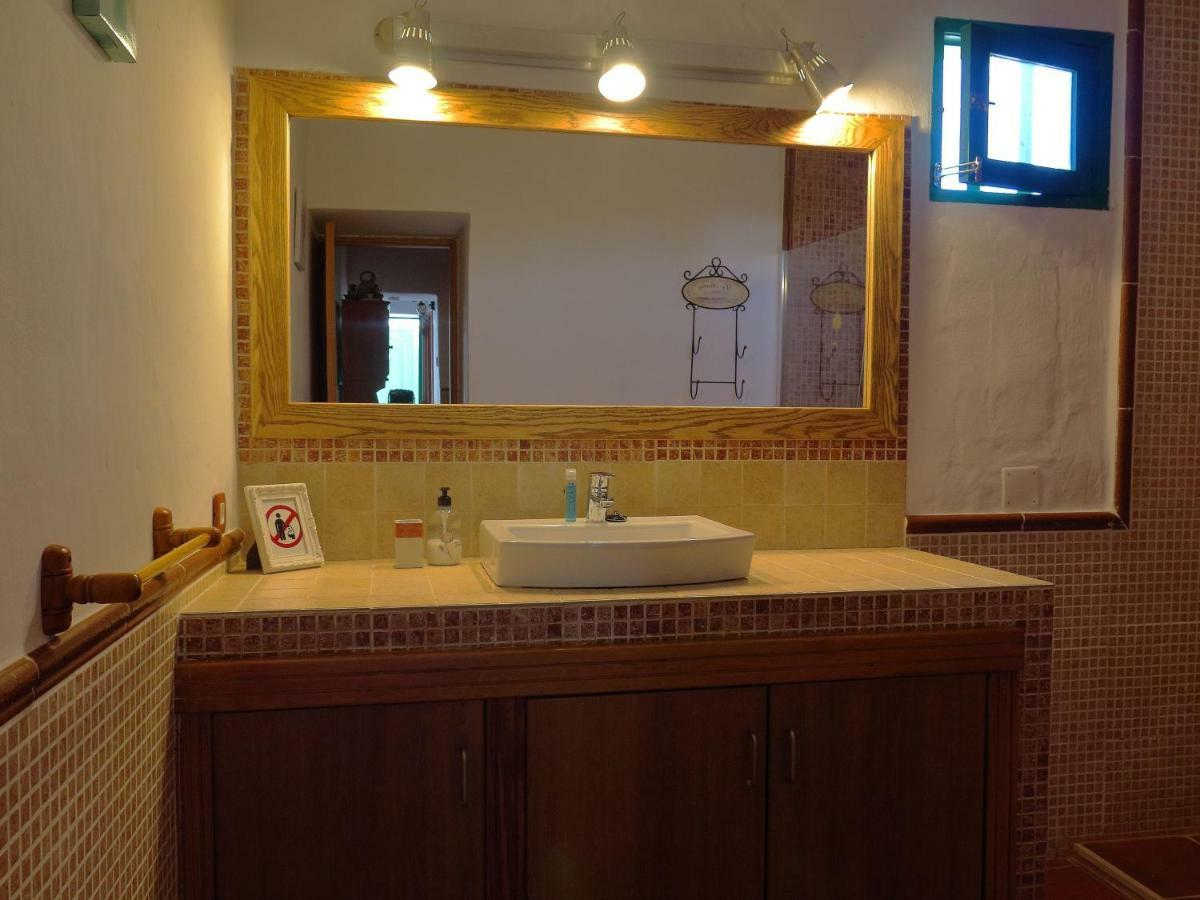Casa Mi Tio Perico Guest House Mala Exterior photo